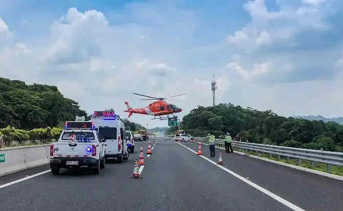 自流井区高速公路汽车救援案例